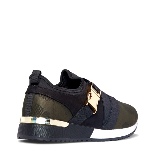 Sneakers - Picture 4 of 4